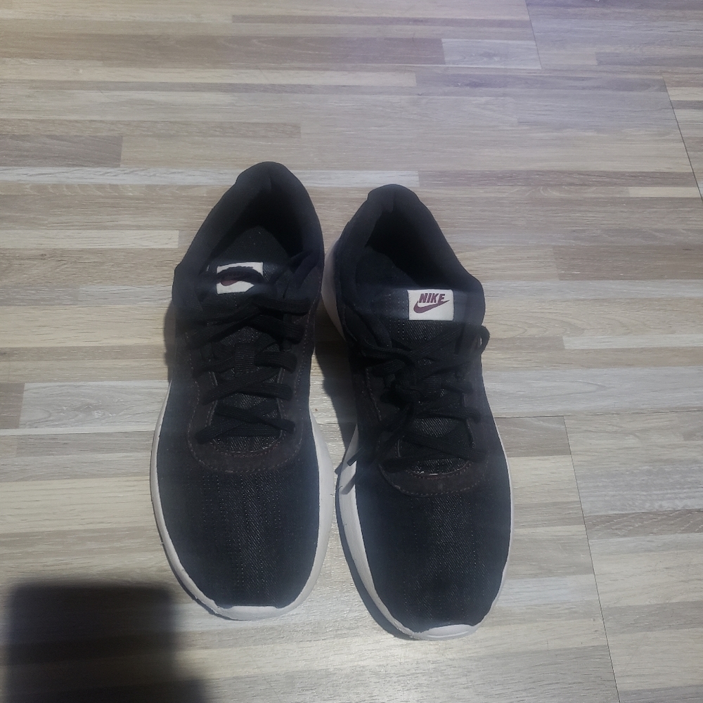 Running nikes - Picture 5 of 5